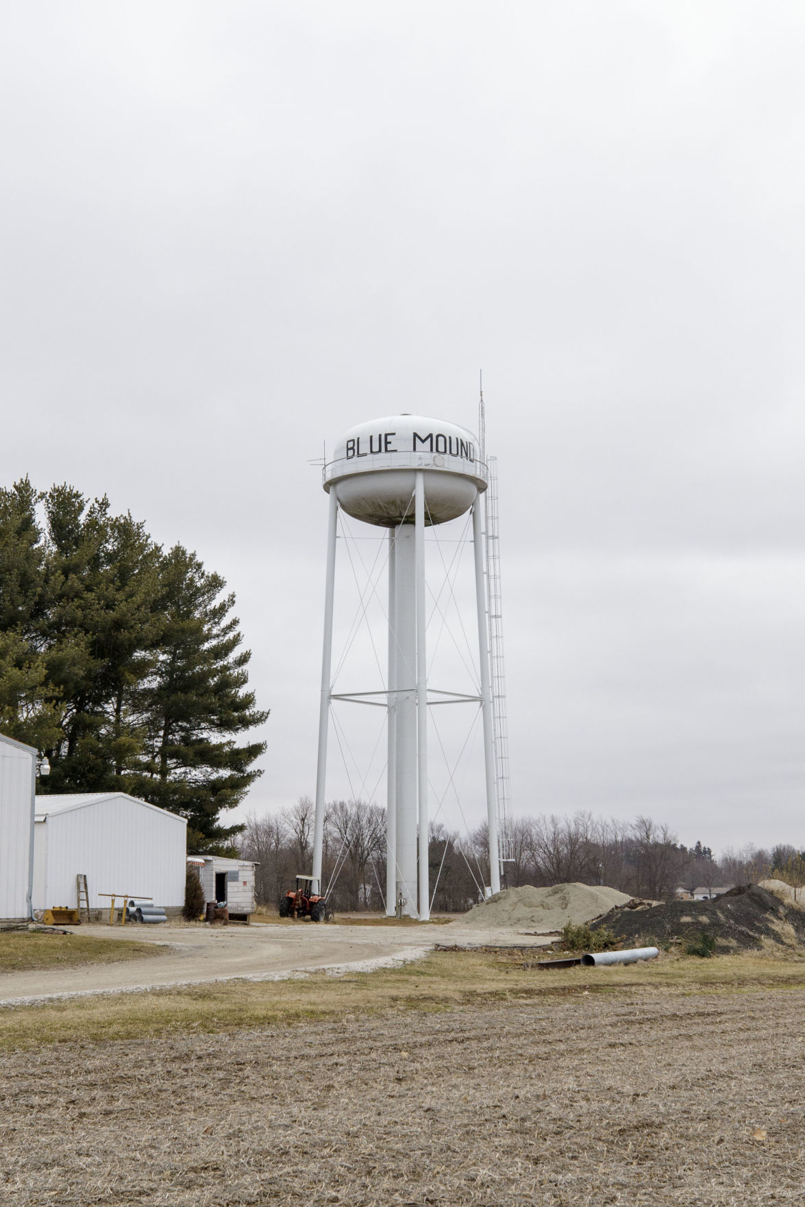 BlueMound-watertower-1-3.jpg